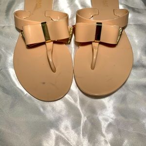 Michael Kors bow flip flops, Size 7.5
